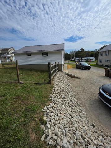 12437 Mary Street Howard OH 43028