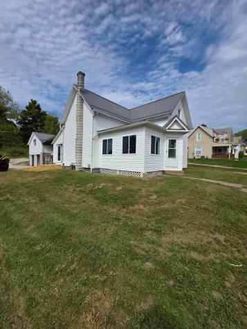 12437 Mary Street Howard OH 43028
