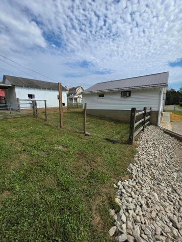 12437 Mary Street Howard OH 43028
