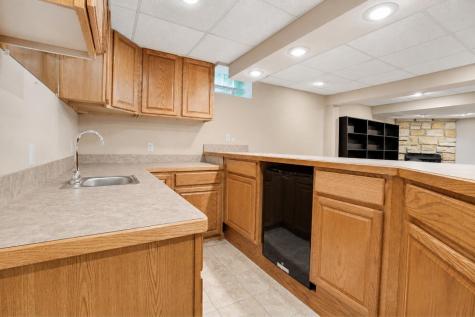 740 King Beach Drive Howard OH 43028