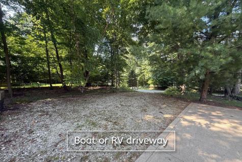 740 King Beach Drive Howard OH 43028
