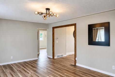11 Grange Avenue Mount Vernon OH 43050