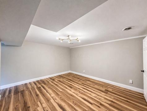 11 Grange Avenue Mount Vernon OH 43050