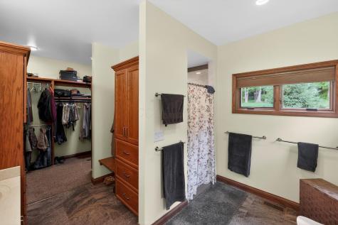 660 King Beach Drive Howard OH 43028