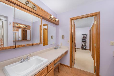 533 Highland Hills Drive Howard OH 43028