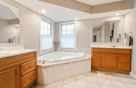 332 Baldwin Drive Howard OH 43028