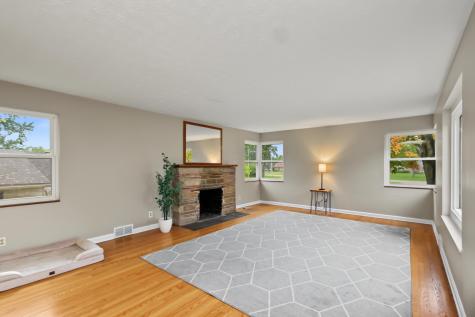 559 Portland Way S Galion OH 44833