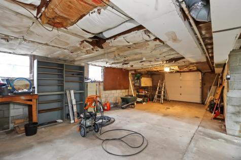 559 Portland Way S Galion OH 44833