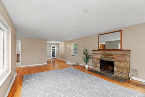 559 Portland Way S Galion OH 44833