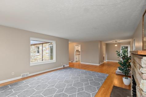 559 Portland Way S Galion OH 44833