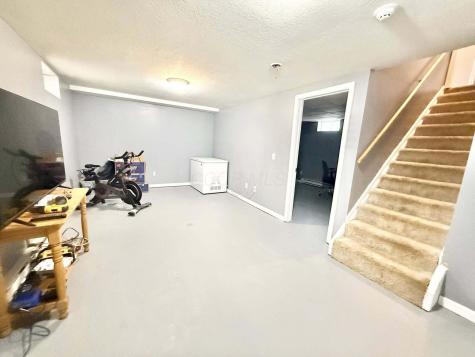 675 Berry Road Howard OH 43028