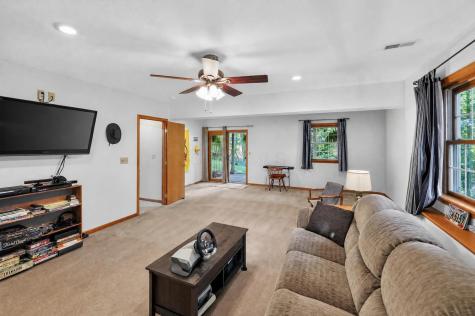 832 Highland Hills Drive Howard OH 43028