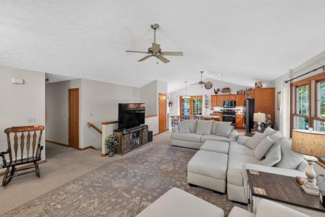 832 Highland Hills Drive Howard OH 43028