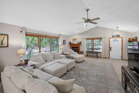 832 Highland Hills Drive Howard OH 43028