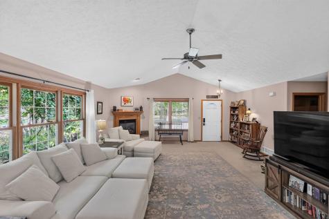 832 Highland Hills Drive Howard OH 43028