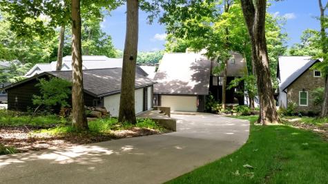 685 King Beach Drive Howard OH 43028