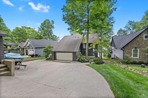 685 King Beach Drive Howard OH 43028