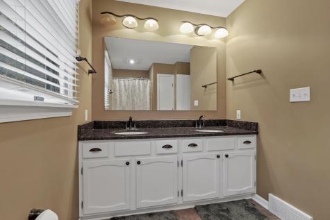 2204 Apple Valley Drive Howard OH 43028