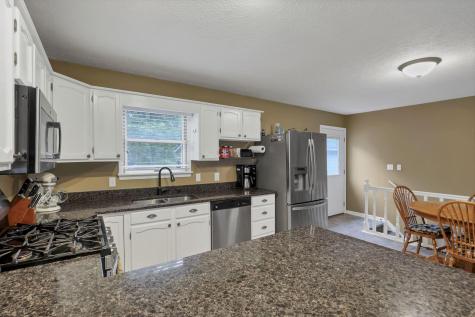 2204 Apple Valley Drive Howard OH 43028