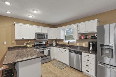 2204 Apple Valley Drive Howard OH 43028