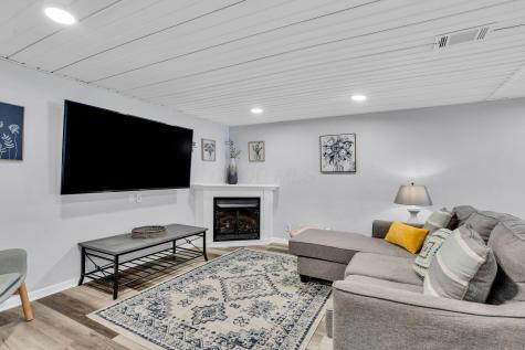 5643 Yankee Street Fredericktown OH 43019