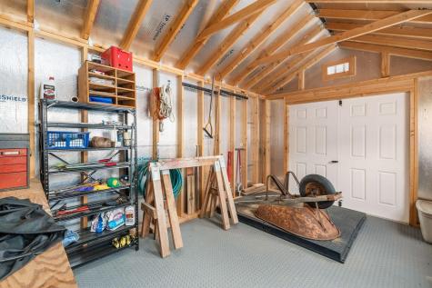 992 Country Club Drive Howard OH 43028