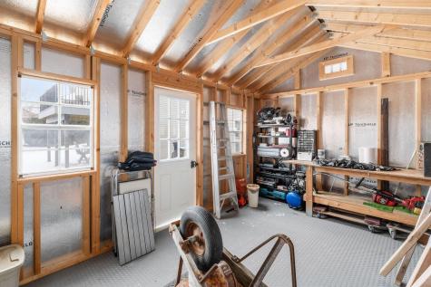 992 Country Club Drive Howard OH 43028