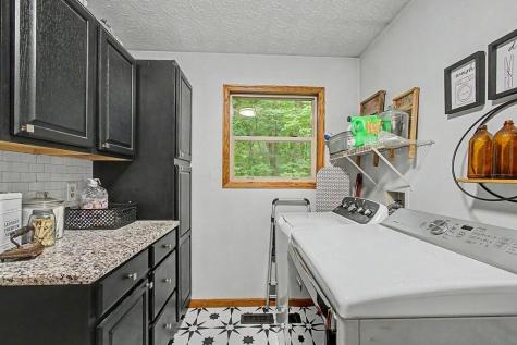 712 Crestrose Circle Howard OH 43028