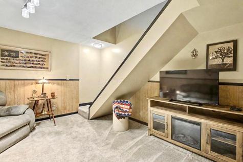 712 Crestrose Circle Howard OH 43028