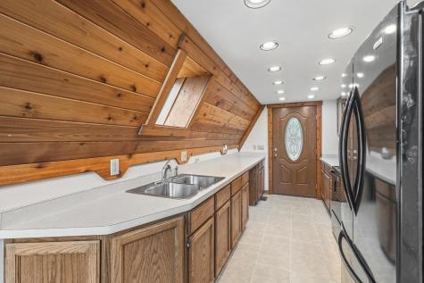 503 Greenacre Circle Howard OH 43028