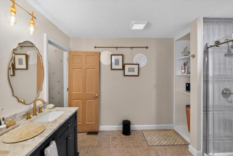 77 Grandway Court Howard OH 43028