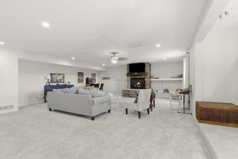898 Country Club Drive Howard OH 43028