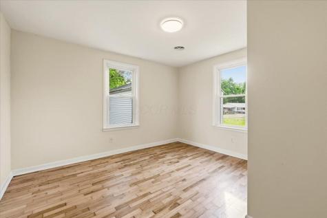 11 Oak Drive Mount Vernon OH 43050