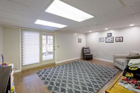 23 Upland Terrace Mount Vernon OH 43050