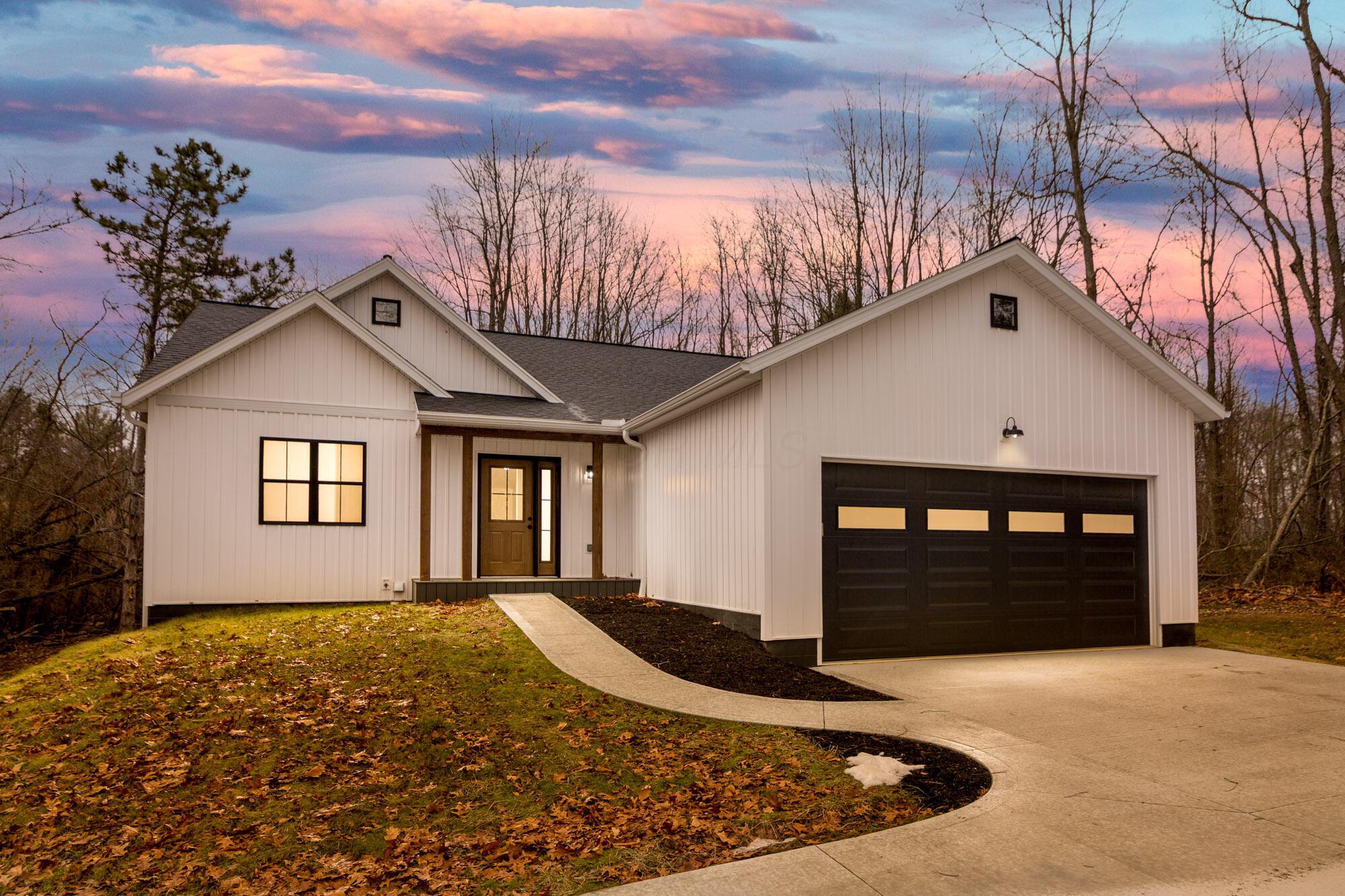 210 Woodlawn Circle Howard OH 43028