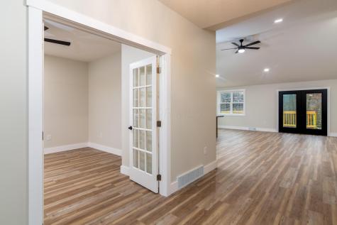 210 Woodlawn Circle Howard OH 43028