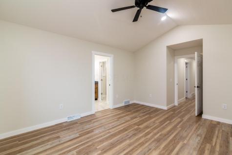 210 Woodlawn Circle Howard OH 43028