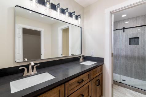 210 Woodlawn Circle Howard OH 43028