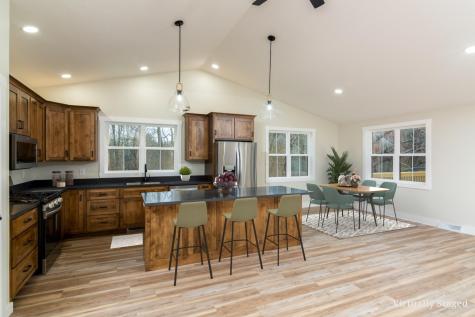 210 Woodlawn Circle Howard OH 43028