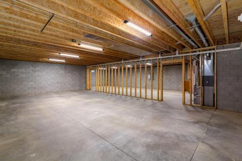 210 Woodlawn Circle Howard OH 43028