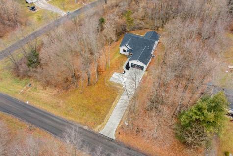 210 Woodlawn Circle Howard OH 43028