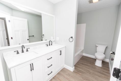 828 Terrace View Drive Howard OH 43028