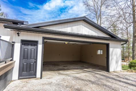 828 Terrace View Drive Howard OH 43028