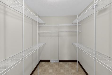 4 Compass Point Court Mount Vernon OH 43050