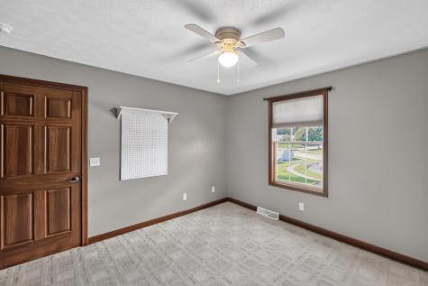 4 Compass Point Court Mount Vernon OH 43050