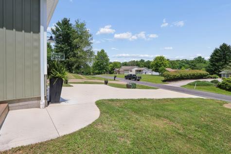 421 Mcintosh Drive Howard OH 43028