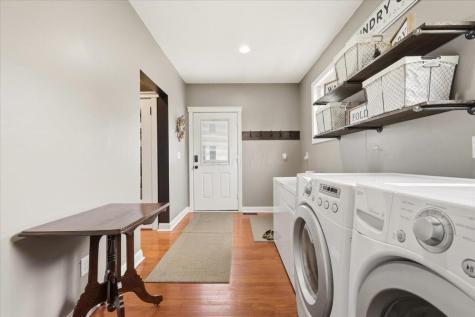 44 S Hartford Avenue Centerburg OH 43011