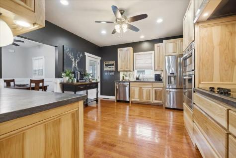 44 S Hartford Avenue Centerburg OH 43011