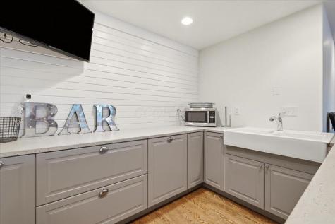 657 King Beach Drive Howard OH 43028