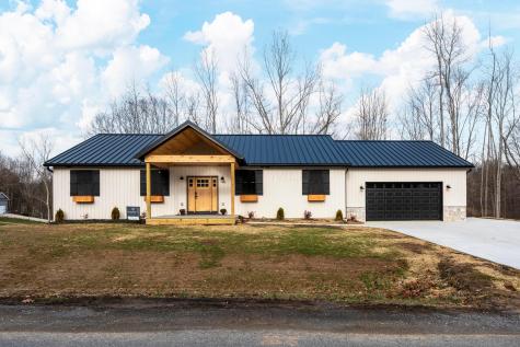 670 Berry Road Howard OH 43028